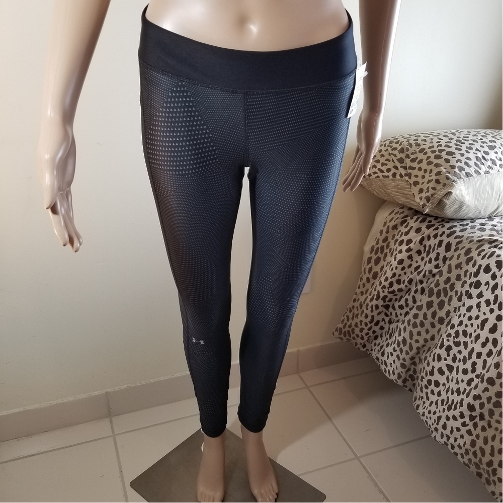..NWT Under Armour Workout Pants in size M
